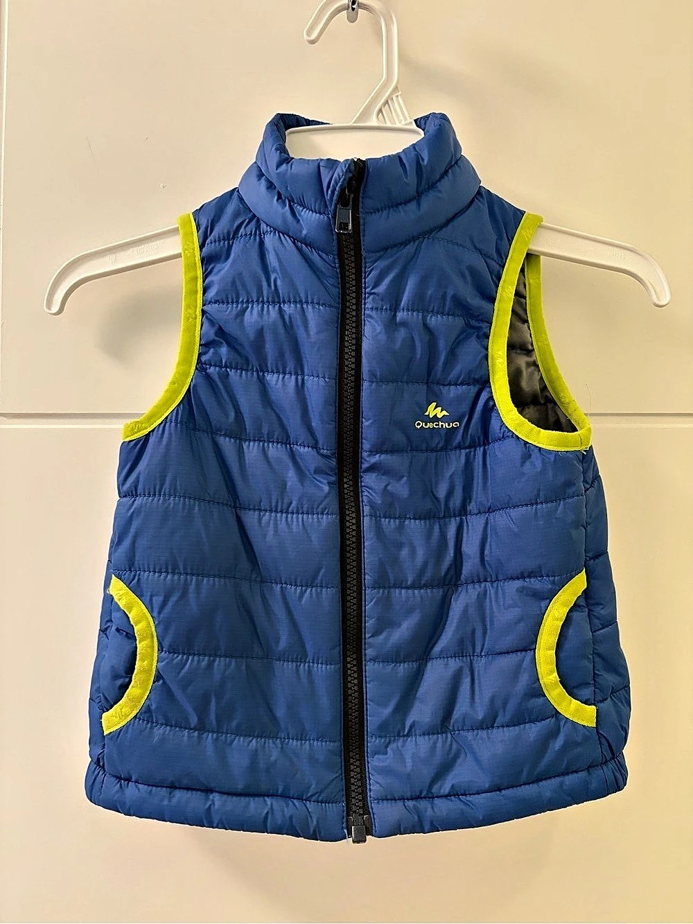 Quechua Kids Padded Hiking Gilet in Blue & Yellow